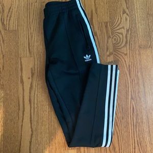 adidas sweatpants zipper bottom